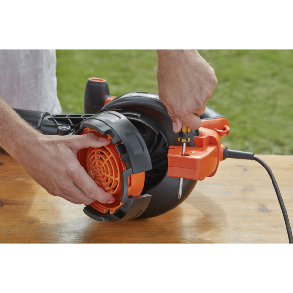 Воздуходув/пылесос садовый электрический BLACK+DECKER (Блек + Декер) BEBLV301, 3000 Вт | Мототека